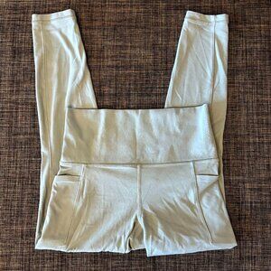 Athleta Salutation 7/8 Tight Leggings XS – Soft High Rise Yoga Pants with Pocket